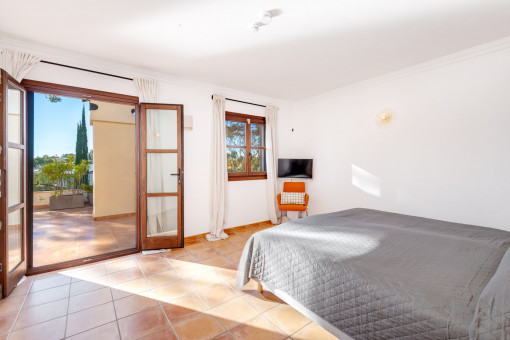 Masterschlafzimmer mit Zugang auf die Sonnenterrassse 