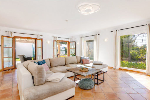 Lichtdurchfluteter Wohnbereich