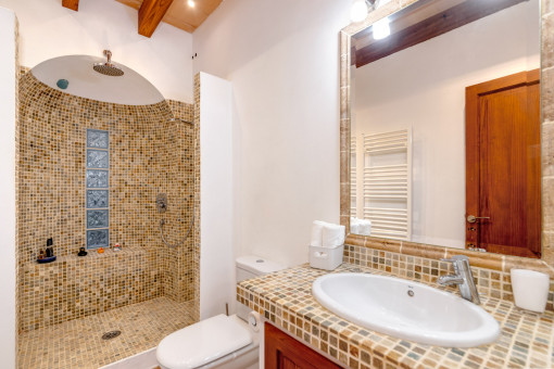 Duschbad im Landhausstil