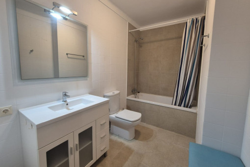 Badezimmer mit Badewanne