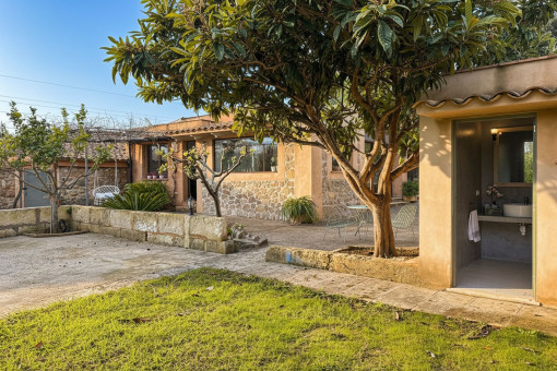 Charmante Finca mit Garten und Stellplätzen