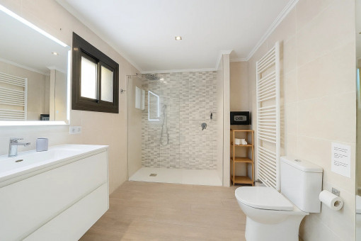 Badezimmer des ersten Doppelschlafzimmers