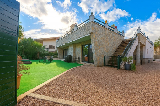 Exklusiv modernisierte Strandvilla mit Ferienvermietlizenz in ruhiger Lage von Playa de Muro