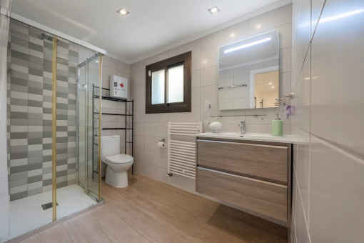 Separates Badezimmer