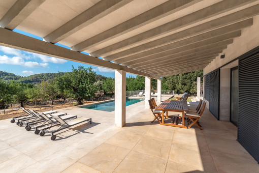 Überdachte Terrasse