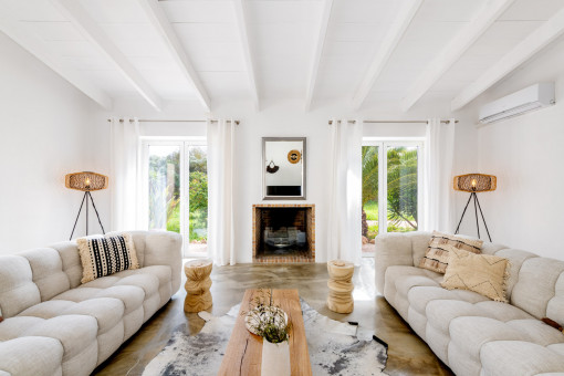 Wohnbereich mit Kamin