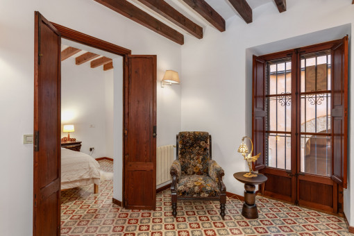 Gemütliche Leseecke mit Stauraum 