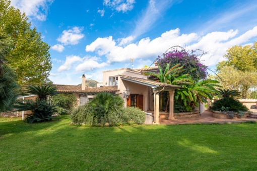 Privates Finca-Anwesen in Capdepera mit zwei Häusern und zwei Pools, fußläufig zur Cala Agulla