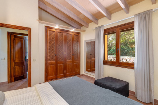 Schlafzimmer mit Einbauschrank