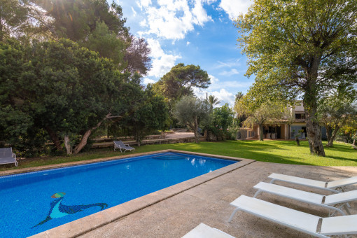 Privates Finca-Anwesen in Capdepera mit zwei Häusern und zwei Pools, fußläufig zur Cala Agulla