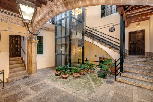 Traditionelles Gebäuch