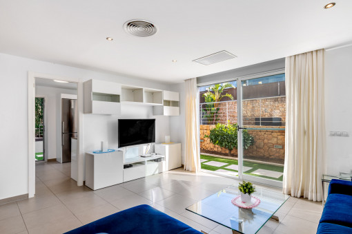 Wohnbereich mit Ausgang zur Terrasse)