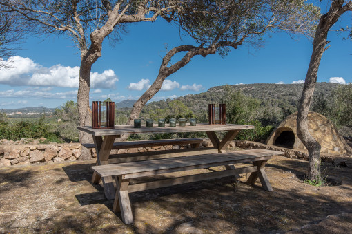 Aussichtspunkt mit Holzbank