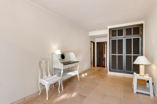 Schlafzimmer mit Einbauschrank