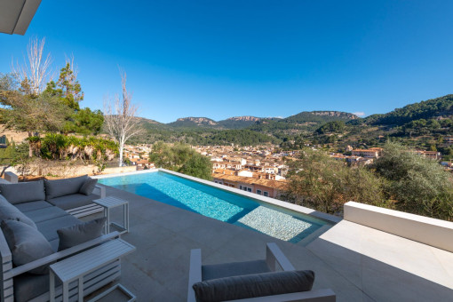 Luxuriöses Neubau-Anwesen mit Infinity-Pool und spektakulärem Blick über Esporles