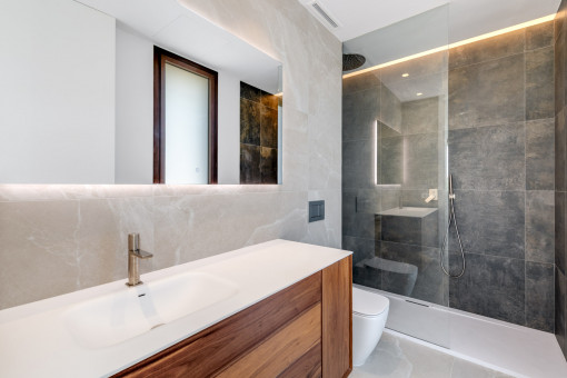 Badezimmer im Obergeschoss