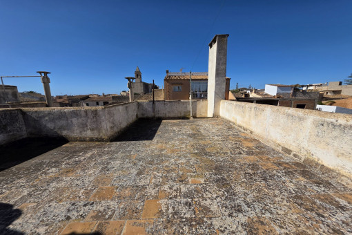Dachterrasse mit Blick zur Kirche