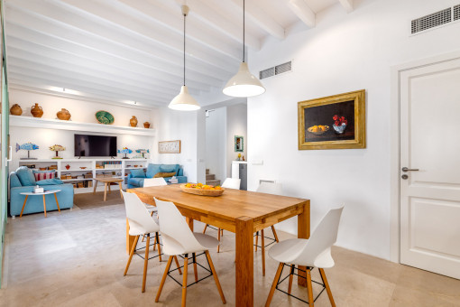 Angrenzender, offener Essbereich