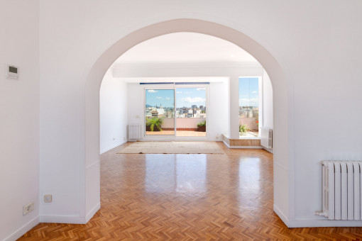 Eleganter Wohnbereich im Penthouse
