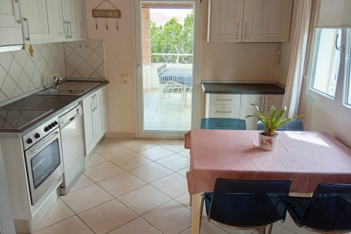 Küche und Essbereich