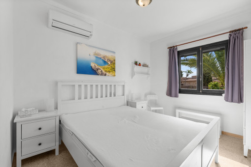 Erstes Schlafzimmer im Erdgeschoss