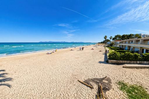 Direkte Meeresnähe zu diesem Sandstrand