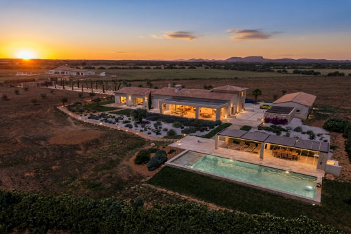 Luxus Finca mit Pool & Olivenhain