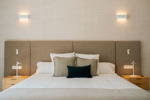 Elegante Master-Suite mit Zugang zur Terrasse