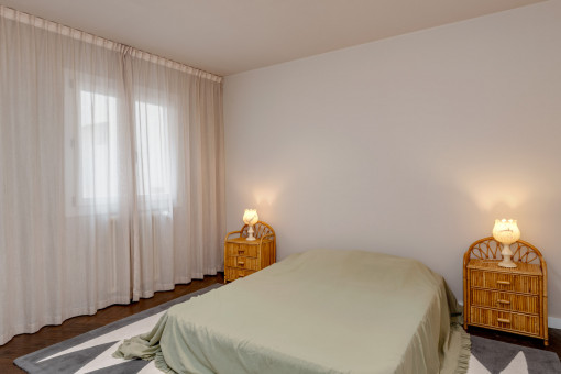 Eines der zwei Schlafzimmer 