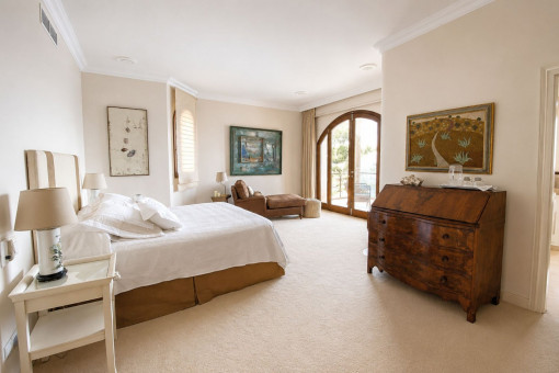 Luxuriöses Hauptschlafzimmer