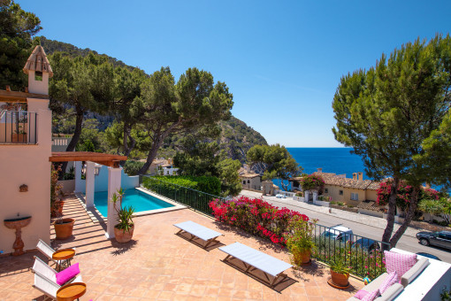 Mediterrane Ferienimmobilie in Camp de Mar mit traumhaftem Meerblick zur Saisonvermietung