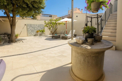 Sonnige, großzügige Außenpatio