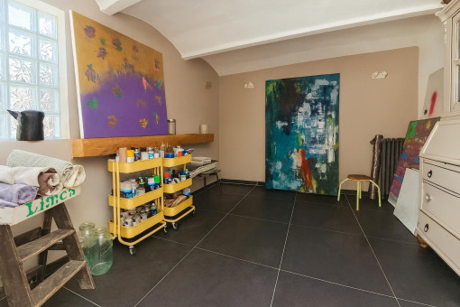 Atelier mit Stauraumschrank