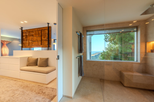  Badezimmer mit moderner Ausstattung