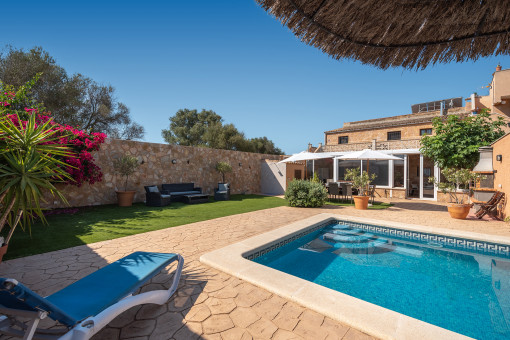 Mediterranes Stadthaus in Bestlage von Santanyí mit Pool, Garten & ETV-Lizenz