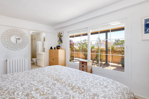 Schlafzimmer 1