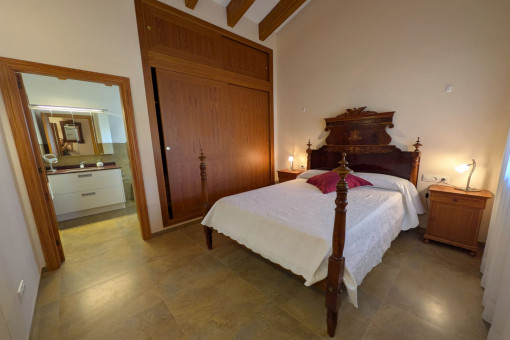 Hauptschlafzimmer mit Bad en Suite 