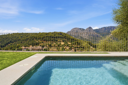 Renoviertes Haus mit Swimmingpool und Panoramablick auf Bunyola
