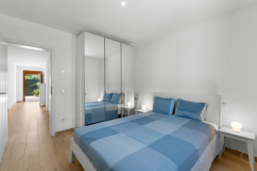 Erstes Schlafzimmer
