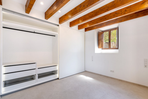Schlafzimmer mit Einbauschrank 