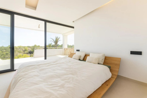 Hauptschlafzimmer mit direktem Terrassenzugang