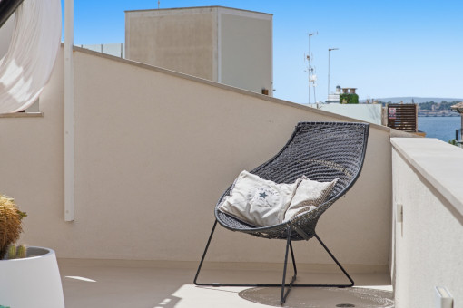 Dachterrasse mit Blick auf das Meer 