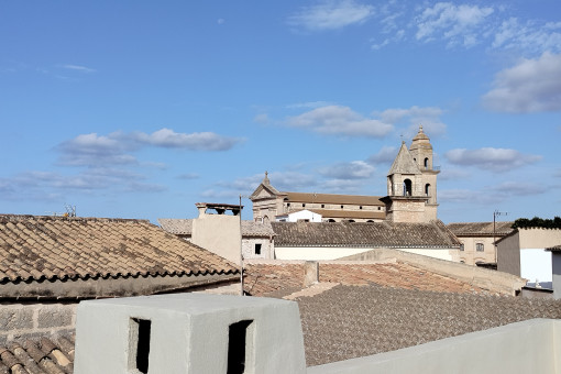 Zentral gelegenes Stadthaus in Ses Salinas mit einer wunderschönen Panoramablickdachterrasse