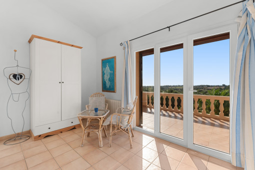 Schlafzimmer mit Balkon