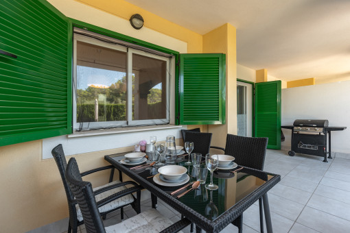 Überdachte Terrasse