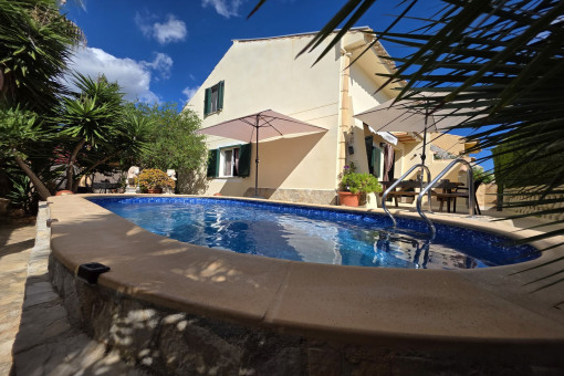 Gepflegtes freistehendes Haus mit Pool, strandnah in Cala Murada - kaufen