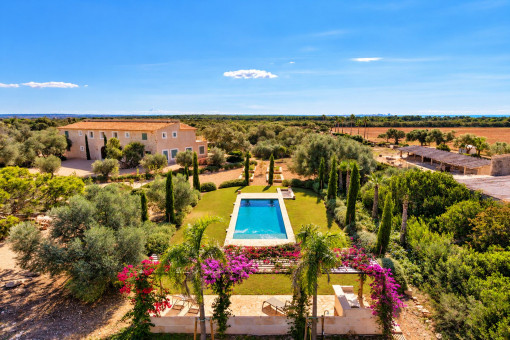 Traumhafte Natursteinfinca mit Gästehaus, Pool und Blick auf Cabrera nahe Es Trenc - kaufen