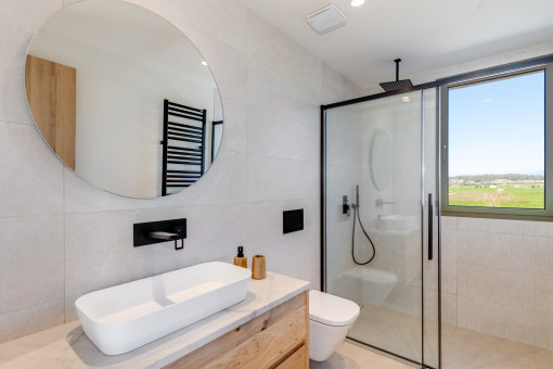 Badezimmer im Obergeschoss