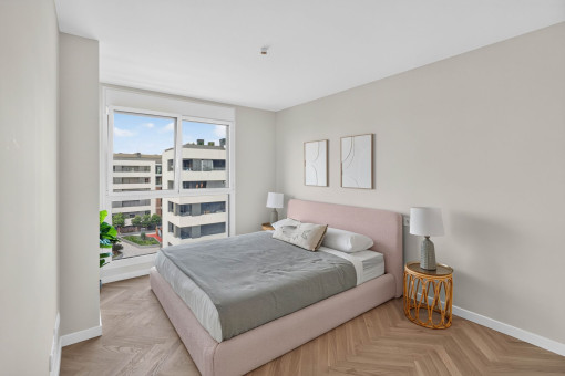 Großes Schlafzimmer