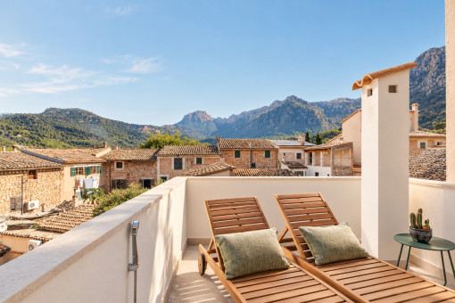 Kernsaniertes Dorfhaus im Zentrum von Soller, mit Dachterrasse, im minimalistischen Stil